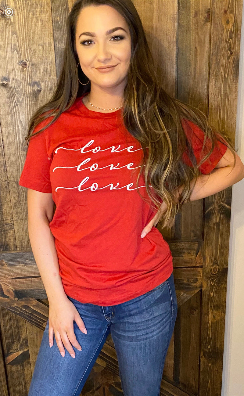 Love Graphic Tee - Pink Peach Boutique
